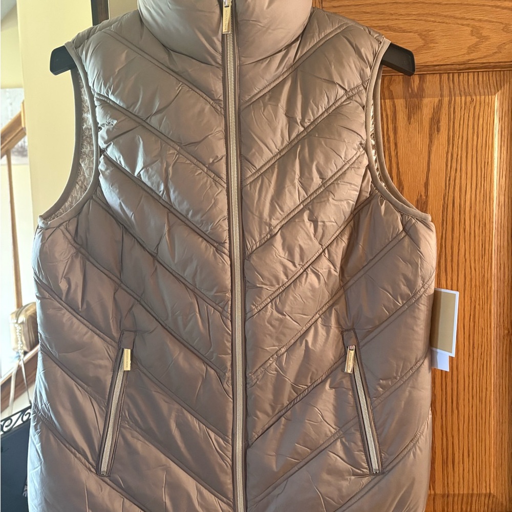 Michael Kors Women's Quilted Vest - tan